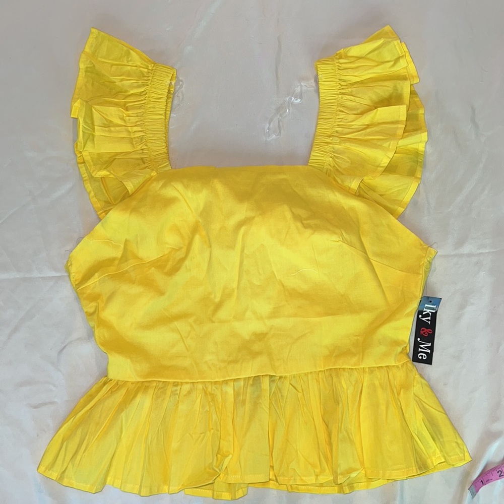 NWT Tie back, cropped top